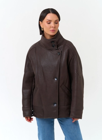 Женская дубленка из натурального меха с воротником стойкой фото