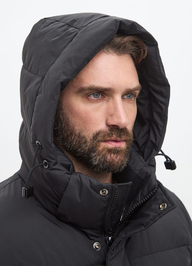 Мужской пуховик черного цвета  модель № 32033 универмаг малина