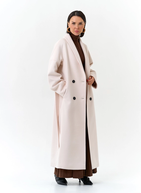 Женское пальто с воротником шаль