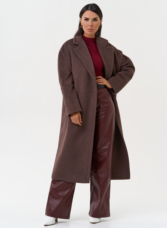 Женское пальто с английским воротником
