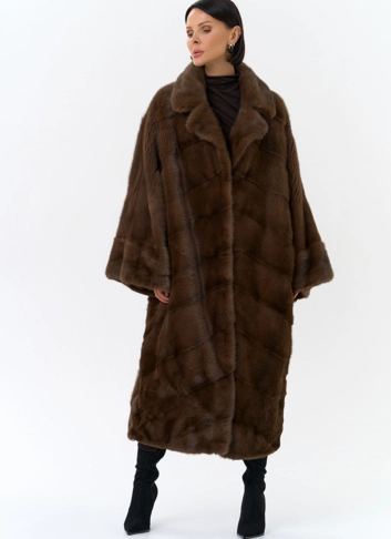 Шуба оверсайз с английским воротником