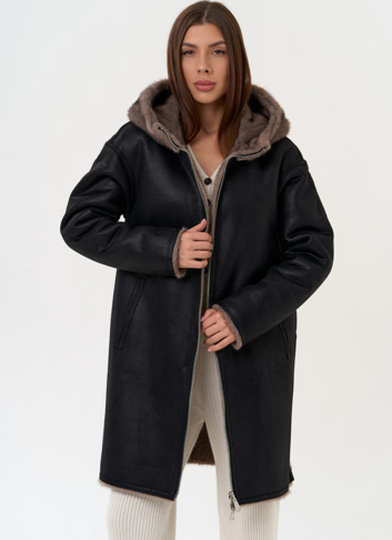 Женская двухсторонняя дубленка из эко замши с капюшоном