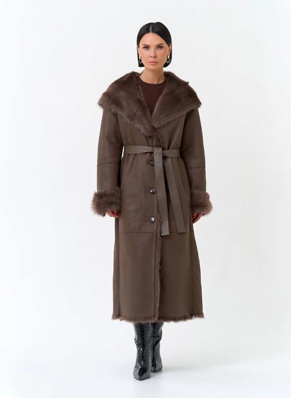 Женская дубленка из натурального меха фото