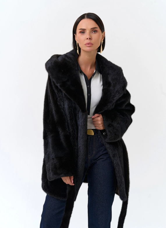 Шуба из меха норки с капюшоном