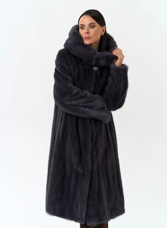 Шуба из меха норки с капюшоном